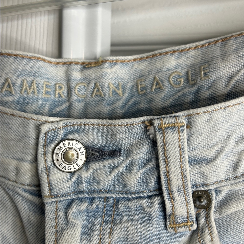 American Eagle Outfitters Light Blue Mom Jeans 8 SHORT - Picture 2 of 7